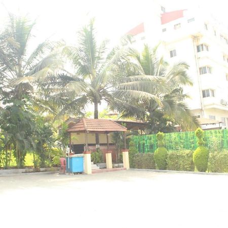 Hotel Stay By The Way Mysore Extérieur photo
