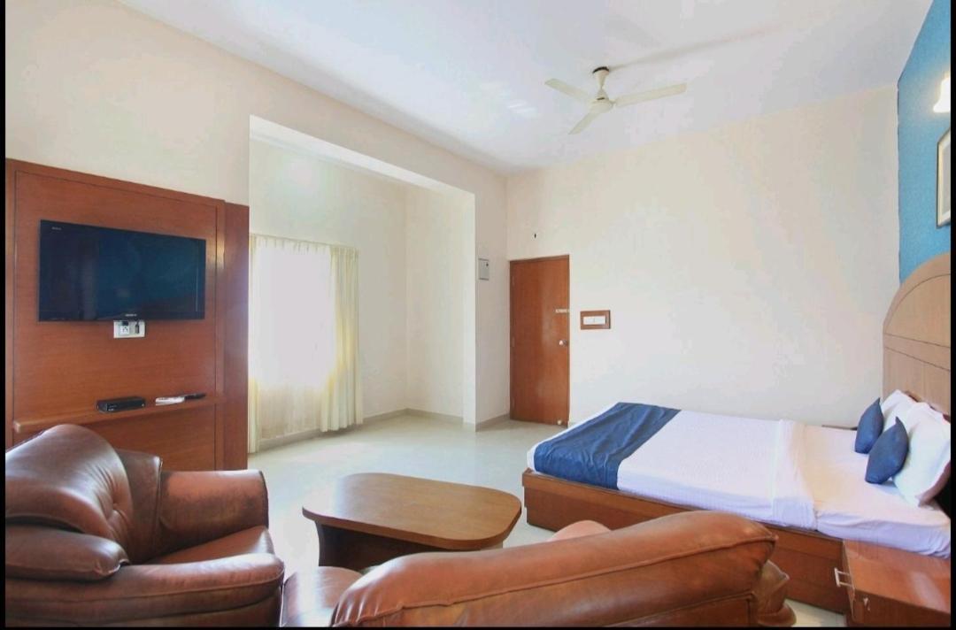 Hotel Stay By The Way Mysore Extérieur photo
