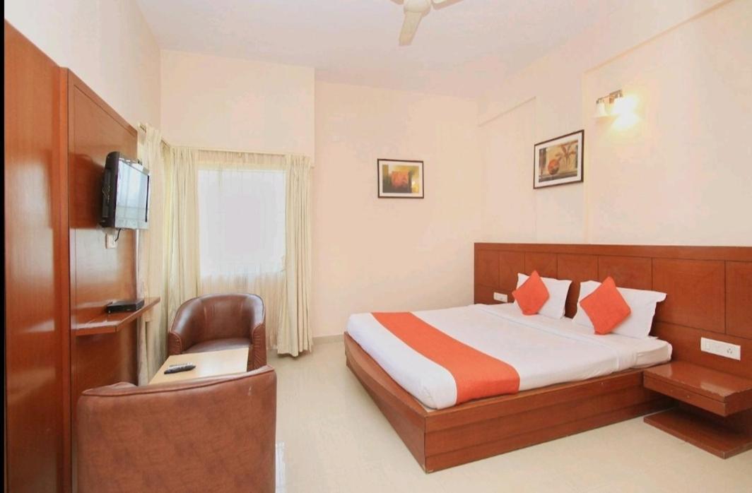 Hotel Stay By The Way Mysore Extérieur photo