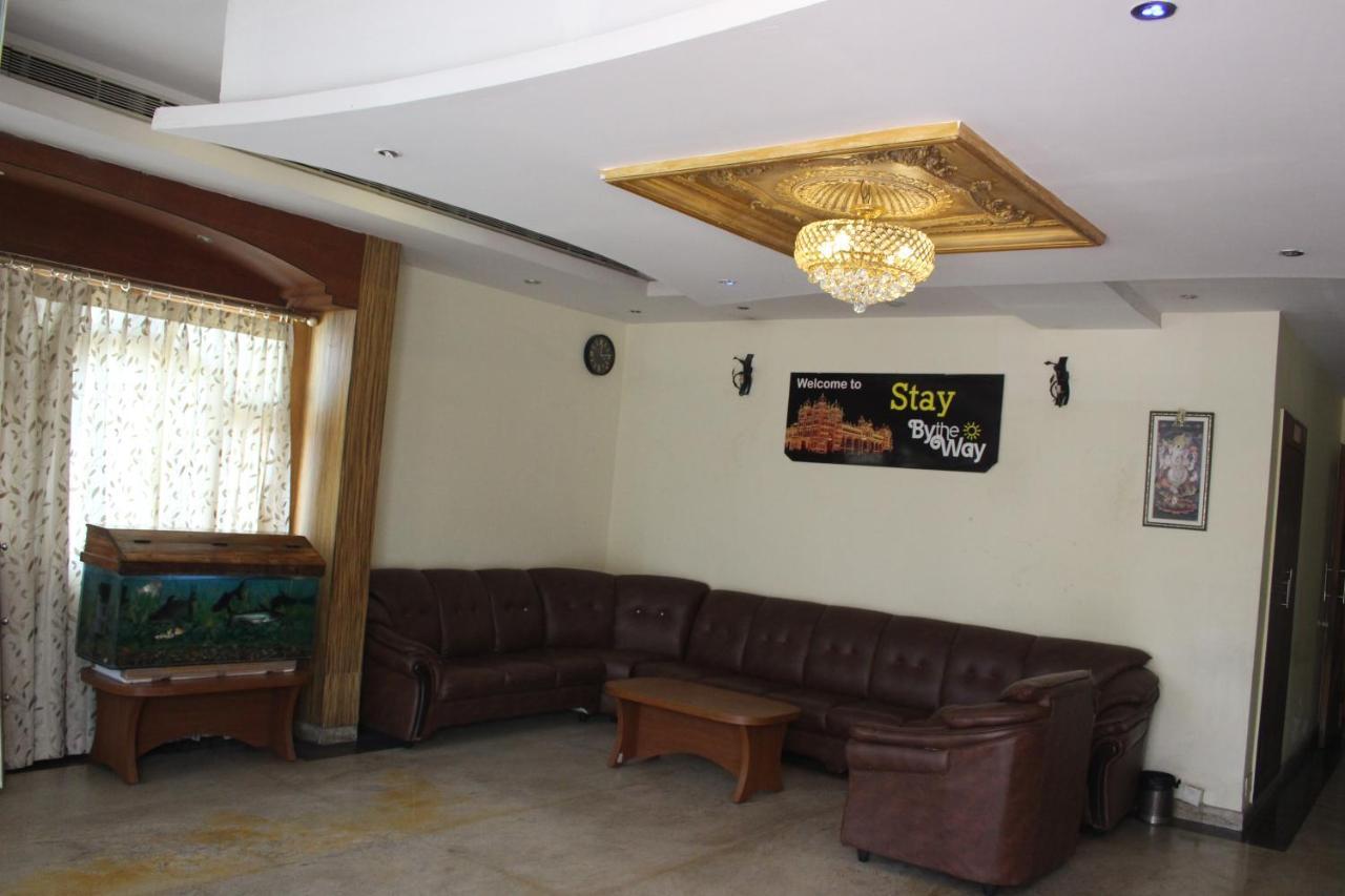 Hotel Stay By The Way Mysore Extérieur photo