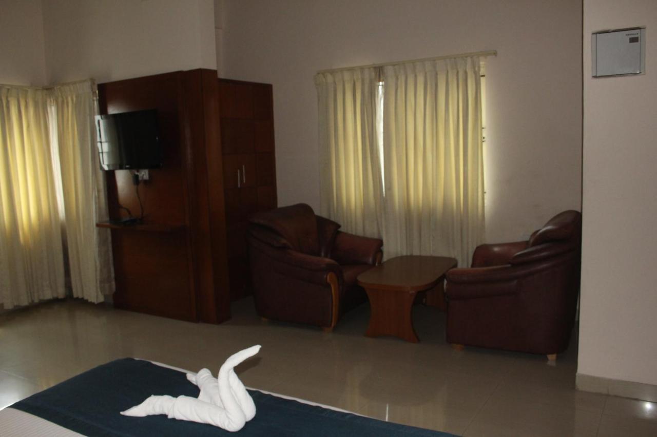 Hotel Stay By The Way Mysore Extérieur photo