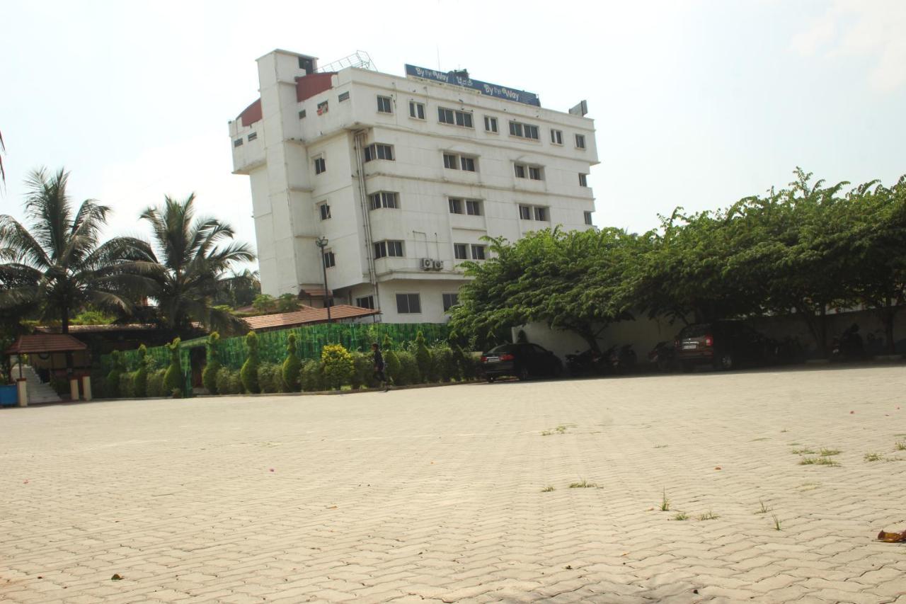Hotel Stay By The Way Mysore Extérieur photo