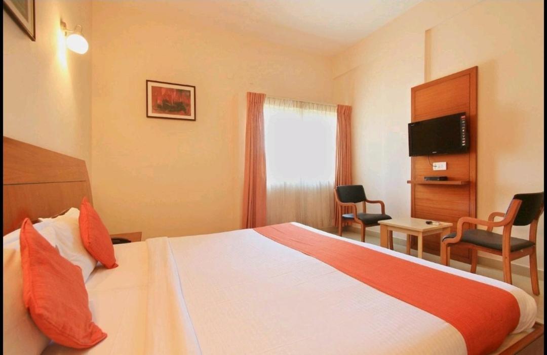 Hotel Stay By The Way Mysore Extérieur photo